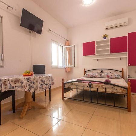 Studio Apartments Zloic In Krvavica Buitenkant foto