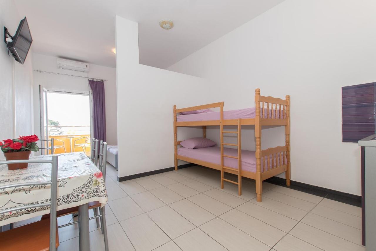 Studio Apartments Zloic In Krvavica Buitenkant foto