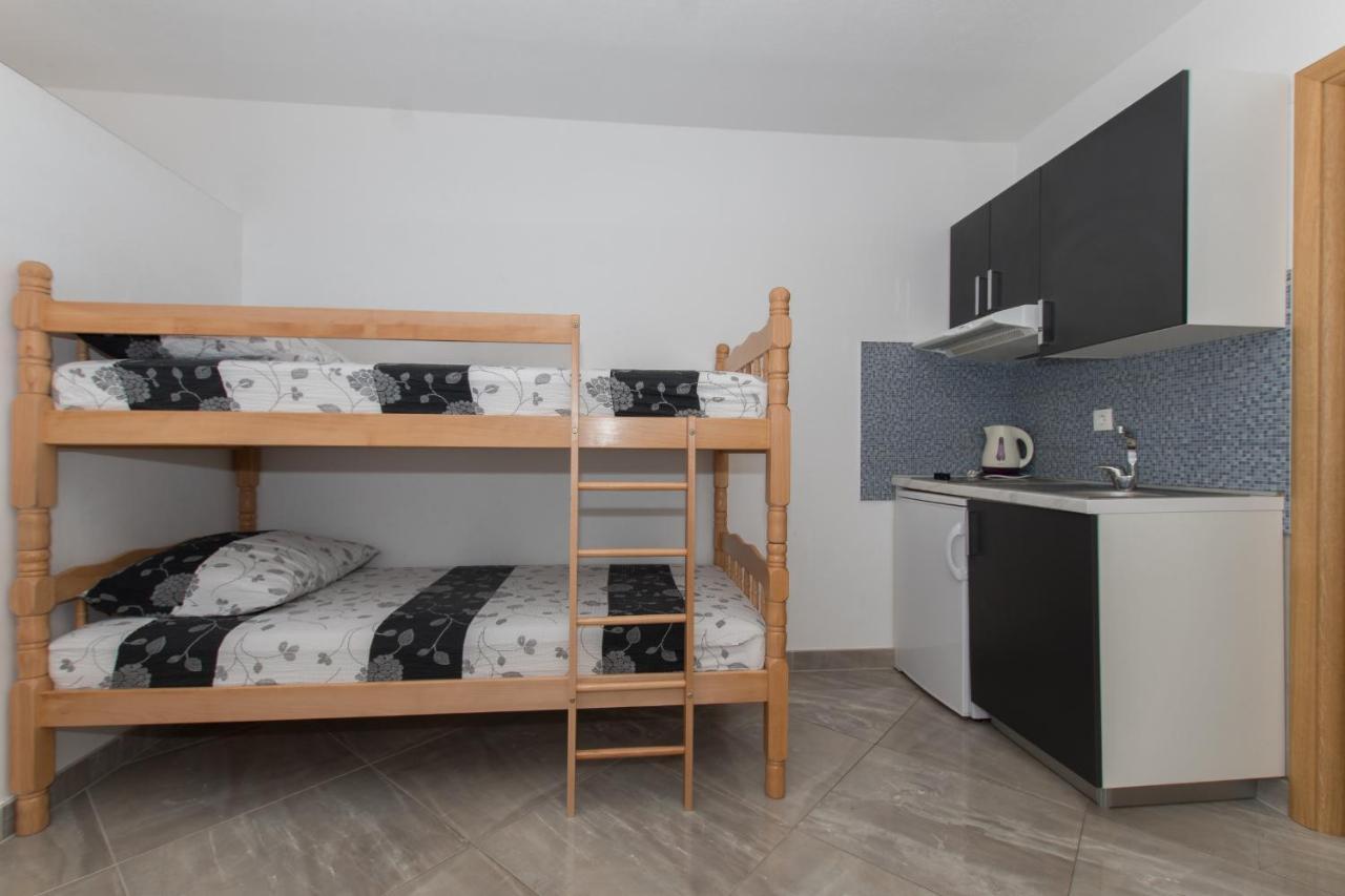 Studio Apartments Zloic In Krvavica Buitenkant foto