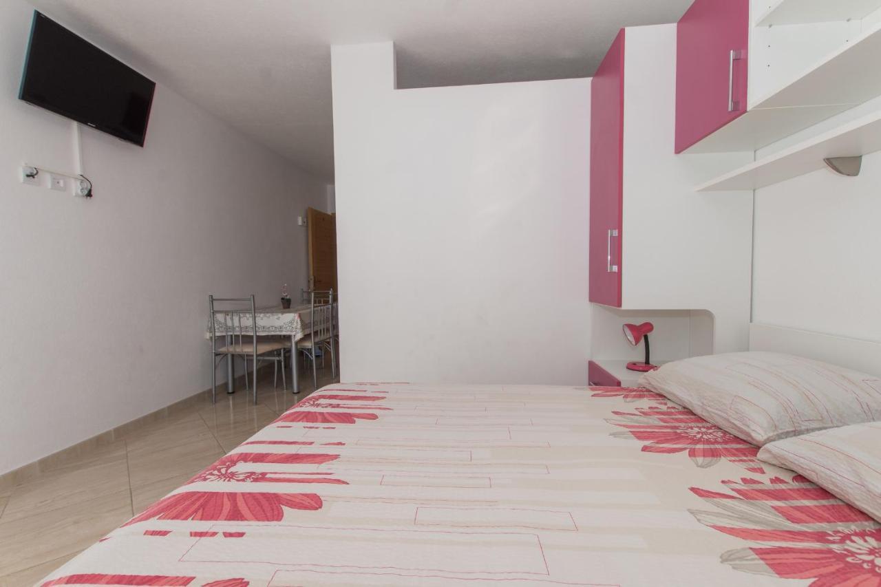 Studio Apartments Zloic In Krvavica Buitenkant foto