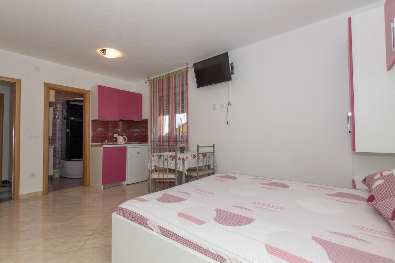 Studio Apartments Zloic In Krvavica Buitenkant foto
