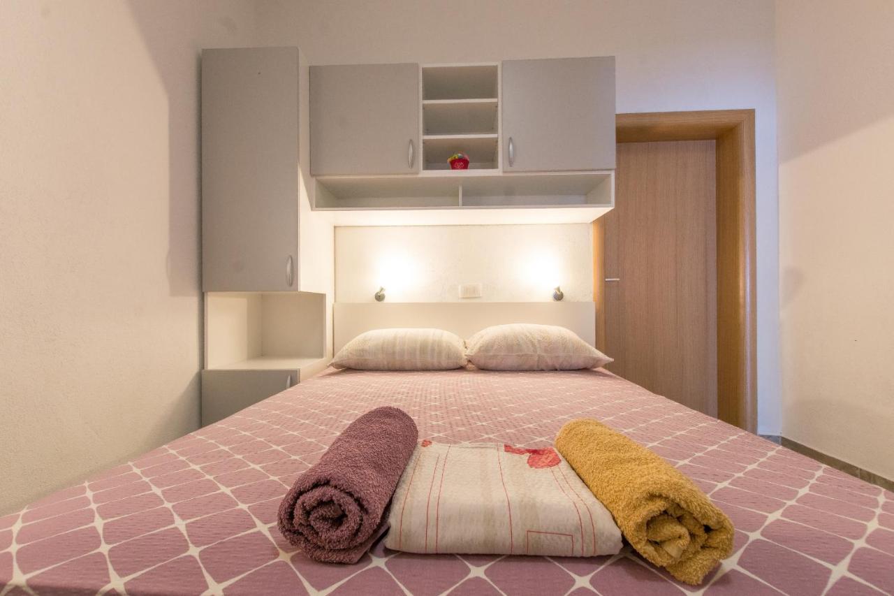Studio Apartments Zloic In Krvavica Buitenkant foto