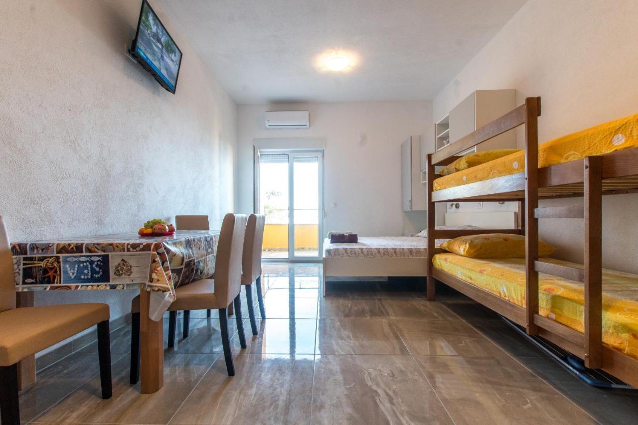 Studio Apartments Zloic In Krvavica Buitenkant foto